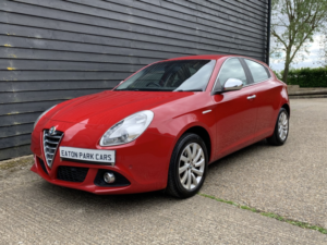 2015 Alfa Romeo Giulietta Hatchback (2010 - 2016) 2.0 Giulietta 2.0 Jtdm-2 150 Bhp Business Manual in Red — image 2