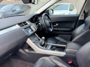 2017 Land Rover Range Rover Evoque Ed4 Se Tech in Black — image 4