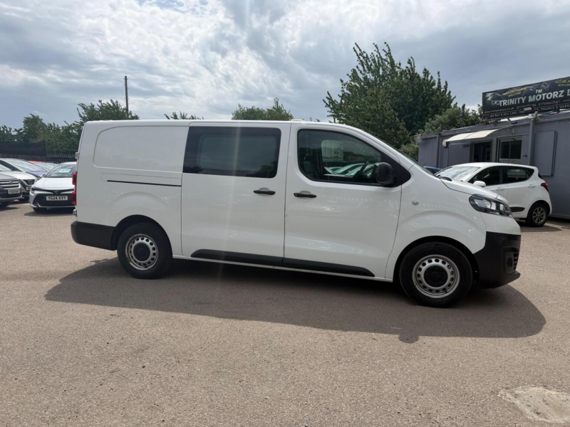 2020 Vauxhall Vivaro 2.0 Turbo D 3100 Edition Crew Van L2 H1 Euro 6 (s/s) 5dr in White — image 1