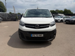 2020 Vauxhall Vivaro 2.0 Turbo D 3100 Edition Crew Van L2 H1 Euro 6 (s/s) 5dr in White — image 2