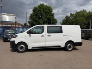 2020 Vauxhall Vivaro 2.0 Turbo D 3100 Edition Crew Van L2 H1 Euro 6 (s/s) 5dr in White — image 3