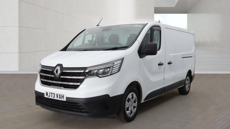 2023 Renault Trafic 2.0 Dci Blue Ll30 Advance Panel Van 5dr Diesel Manual L2 H1 Euro 6 130 Ps in White — image 1
