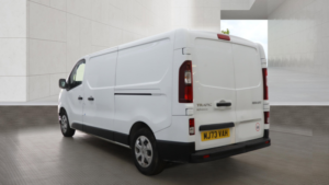 2023 Renault Trafic 2.0 Dci Blue Ll30 Advance Panel Van 5dr Diesel Manual L2 H1 Euro 6 130 Ps in White — image 4