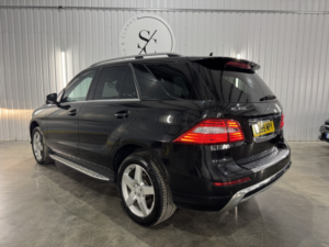 2013 Mercedes-Benz M Class 3.0 Ml350 V6 Bluetec Amg Sport in Black — image 4