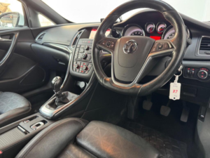 2015 Vauxhall Cascada 1.6i Turbo Elite Euro 6 (s/s) 2dr in White — image 3