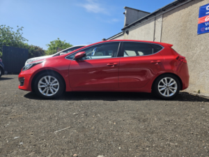 2016 Kia Ceed 1.6 Gdi 2 in Red — image 3