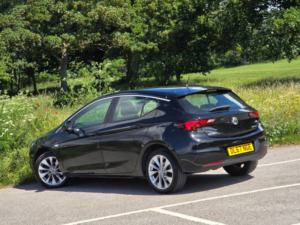 2017 Vauxhall Astra 1.0i Turbo Ecotec Design Hatchback 5dr Petrol Manual Euro 6 (s/s) (105 Ps) in Black — image 5