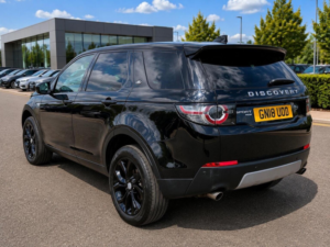 2018 Land Rover Discovery Sport 2.0 Td4 Hse Auto 4WD Euro 6 (s/s) 5dr in Black — image 4