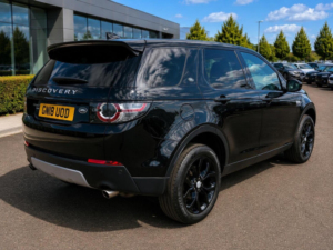 2018 Land Rover Discovery Sport 2.0 Td4 Hse Auto 4WD Euro 6 (s/s) 5dr in Black — image 6