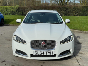 2014 Jaguar Xf 2.2d Luxury Sportbrake Auto Euro 5 (s/s) 5dr in White — image 2