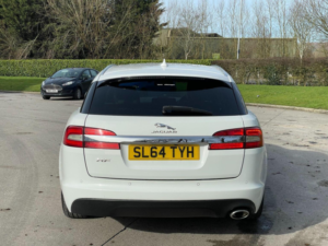2014 Jaguar Xf 2.2d Luxury Sportbrake Auto Euro 5 (s/s) 5dr in White — image 6