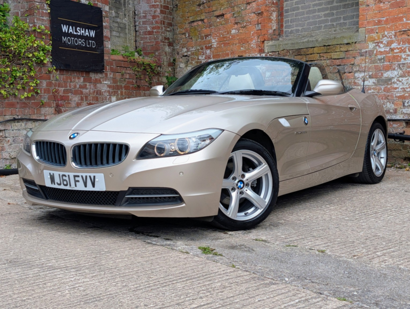 2011 BMW Z4 2.5 Z4 Sdrive23i Roadster in Silver — image 1