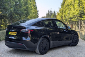2023 Tesla Model Y Auto Rwd 5dr in Black — image 3