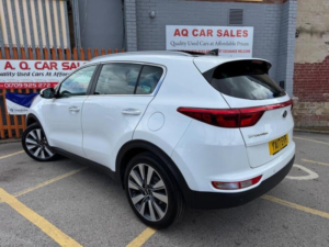 2017 Kia Sportage 1.7 Crdi 3 Euro 6 (s/s) 5dr in White — image 5
