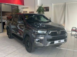 2023 Toyota Hilux 2.8 D-4d Invincible X in Grey — image 2