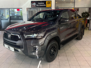 2023 Toyota Hilux 2.8 D-4d Invincible X in Grey — image 4