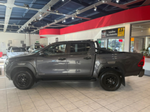 2023 Toyota Hilux 2.8 D-4d Invincible X in Grey — image 5
