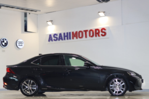 2018 Lexus Is 2.5 300h Se in Black — image 2