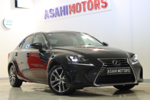 2018 Lexus Is 2.5 300h Se in Black — image 6