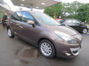 2010 Renault Scenic 1.5 Dci Privilege Tomtom Edc Euro 5 5dr in Bronze — image 2