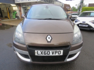 2010 Renault Scenic 1.5 Dci Privilege Tomtom Edc Euro 5 5dr in Bronze — image 3