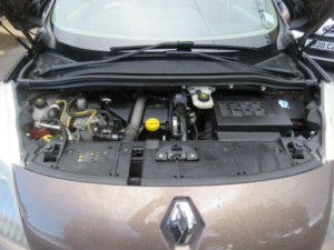 2010 Renault Scenic 1.5 Dci Privilege Tomtom Edc Euro 5 5dr in Bronze — image 5