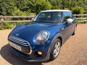 2015 MINI Hatch 1.5 Cooper D Auto Euro 6 (s/s) 5dr in Blue — image 5