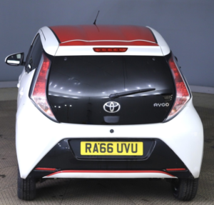2017 Toyota Aygo 1.0 Vvt-I X-Press in White — image 5