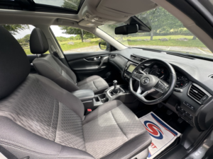 2017 Nissan X-Trail 1.6 Dci N-Connecta 5dr [7 Seat] Man, Diesel, Silver + 1 Owner in Grey — image 4