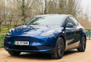 2022 Tesla Model Y Auto Rwd 5dr in Blue — image 2