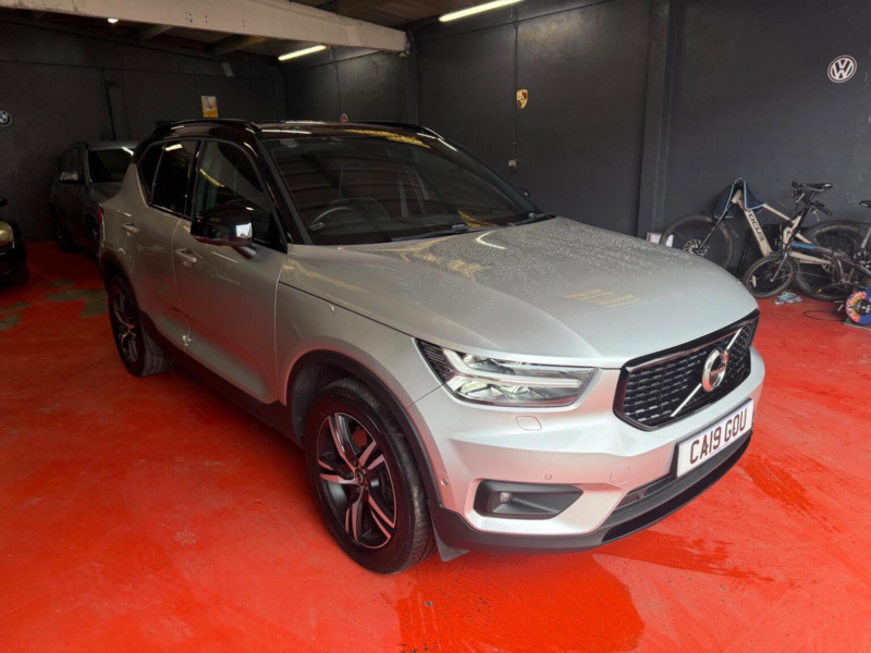 2019 Volvo Xc40 2.0 T4 R-Design Auto AWD Euro 6 (s/s) 5dr in Silver — image 1