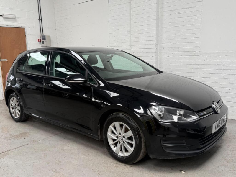 2015 Volkswagen Golf 1.6 Tdi Bluemotion Hatchback 5dr Diesel Manual Euro 6 (s/s) (110 Ps) in Black — image 1