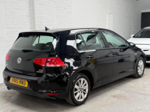 2015 Volkswagen Golf 1.6 Tdi Bluemotion Hatchback 5dr Diesel Manual Euro 6 (s/s) (110 Ps) in Black — image 4