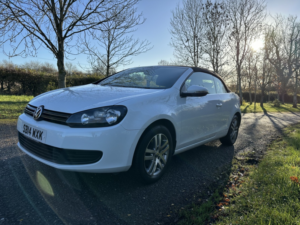 2014 Volkswagen Golf 1.2 Tsi S in White — image 3