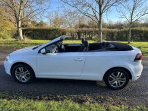 2014 Volkswagen Golf 1.2 Tsi S in White — image 6