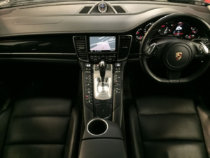 2012 Porsche Panamera D V6 Tiptronic in Black — image 2