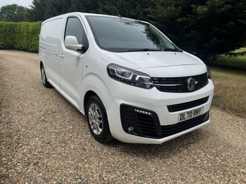 2020 Vauxhall Vivaro 1.5 Turbo D 2700 Sportive in White — image 1