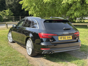 2016 Audi A4 Avant 2.0 Tdi Quattro S Line in Black — image 3