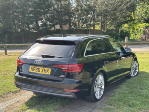 2016 Audi A4 Avant 2.0 Tdi Quattro S Line in Black — image 4