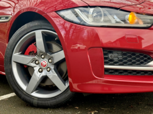 2016 Jaguar Xe 2.0 Gtdi*r-Sport 240*cam-Meridian-Xenon-Fsh-Nav-Dab-Ulez**outstanding Marque Bigspec** in Red — image 4