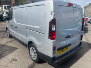 2016 Renault Trafic 1.6 Dci Energy 27 Business+ Panel Van 5dr Diesel Manual Swb Standard Roof Euro 5 (s/s) (120 Ps) in Silver — image 6