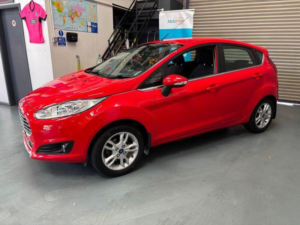 2014 Ford Fiesta 1.25 Zetec Euro 5 5dr in Red — image 4