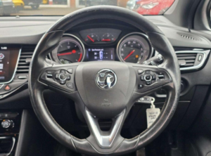 2017 Vauxhall Astra 1.6 Cdti Ecotec Blueinjection Sri Vx Line Nav Euro 6 5dr in Black — image 6
