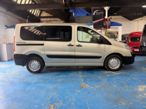 2014 Peugeot Expert Tepee 2.0 Hdi Comfort L1 in Gold — image 5