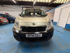 2014 Peugeot Expert Tepee 2.0 Hdi Comfort L1 in Gold — image 6