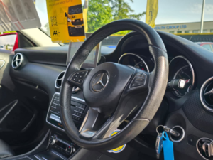 2017 Mercedes-Benz A Class 1.5 A180d Sport (premium) Hatchback 5dr Diesel 7g-Dct Euro 6 (s/s) (109 Ps) in Red — image 3