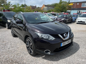 2017 Nissan Qashqai 1.6 Dci Tekna 2WD Euro 6 (s/s) 5dr in Black — image 4