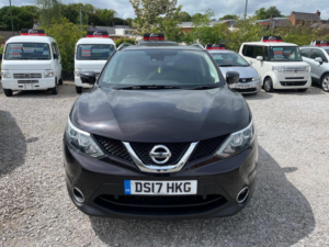 2017 Nissan Qashqai 1.6 Dci Tekna 2WD Euro 6 (s/s) 5dr in Black — image 5