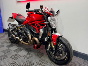 2016 Ducati Monster 1200 1200 R Euro 4 in Red — image 3