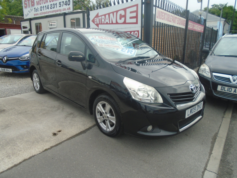 2009 Toyota Verso 2.0 D-4d Tr MPV 5dr Diesel Manual Euro 4 (130 Ps) in Black — image 1